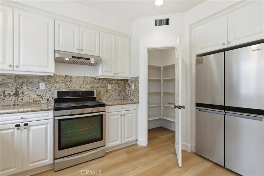 355 Flyers Lane photo 13
