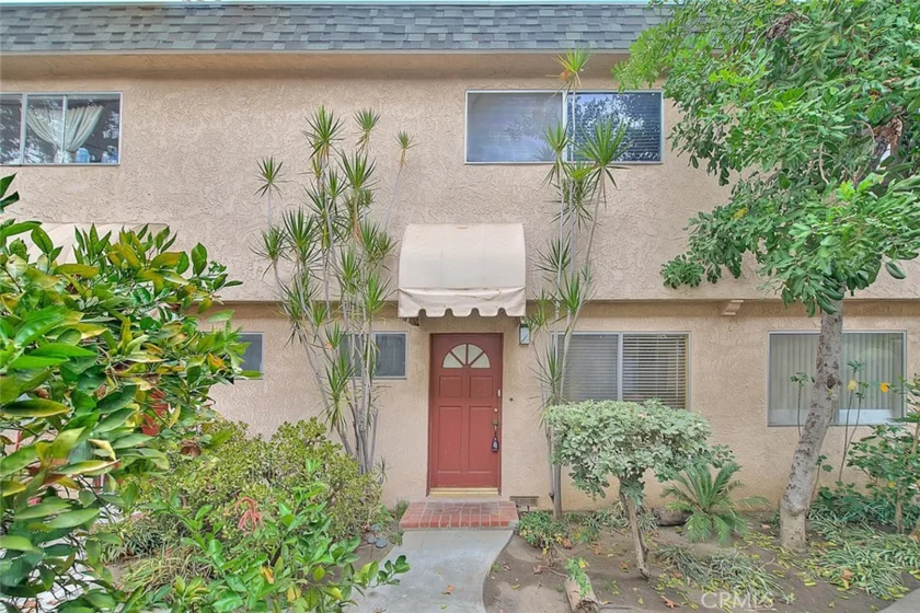 17111 Roscoe Boulevard #15 photo 1