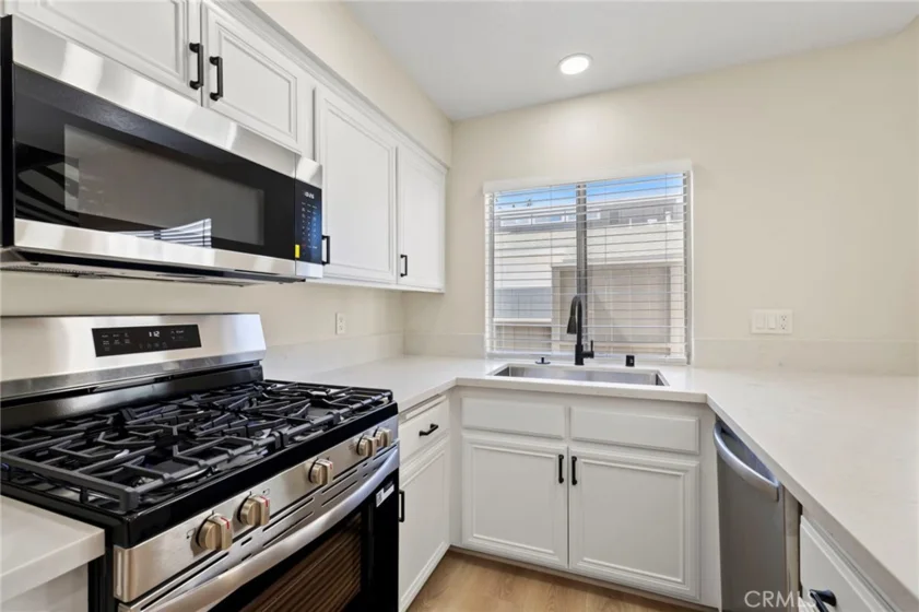 2640 W Segerstrom Avenue #B photo 12