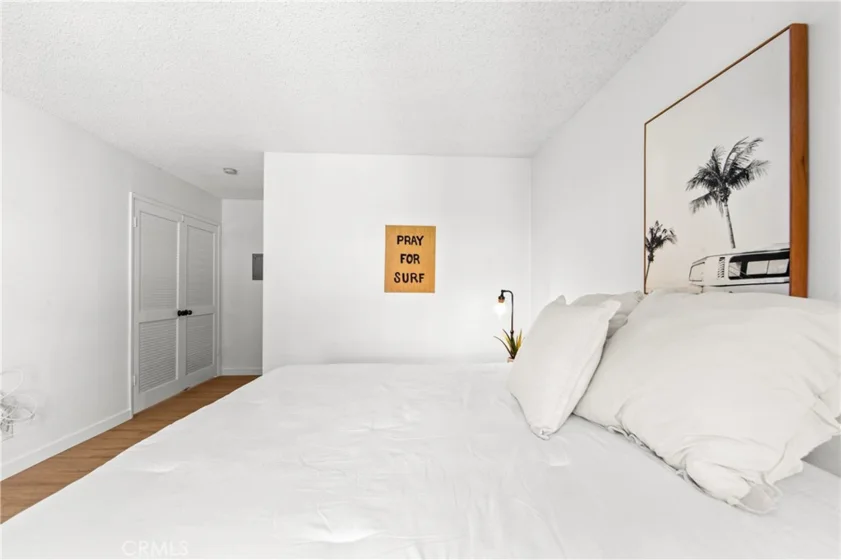 53 Streamwood photo 24