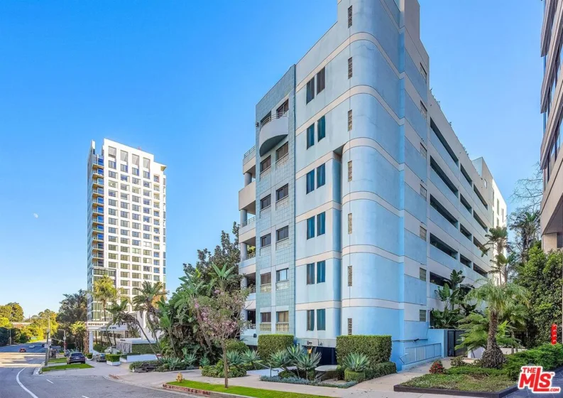 10336 Wilshire Boulevard #201 photo 1
