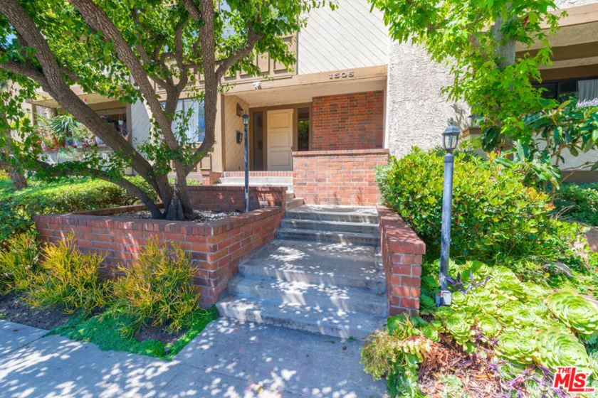 1505 Purdue Avenue #202 photo 1