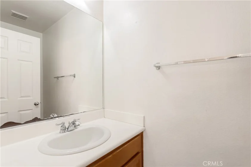 28383 Adrienne Street photo 9