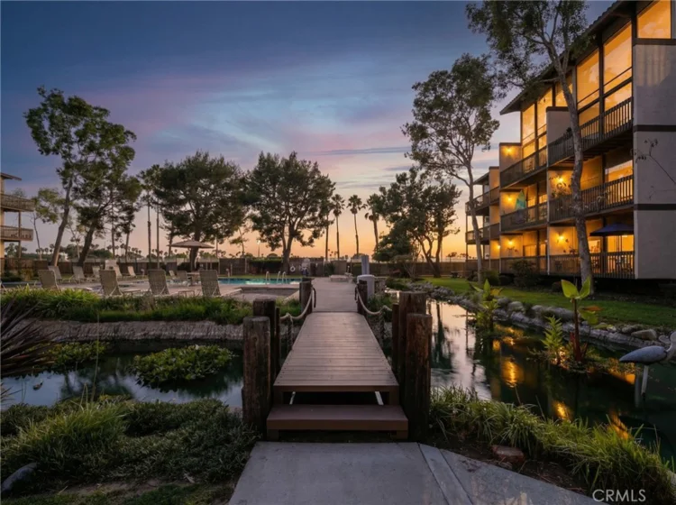 8208 N Marina Pacifica photo 25