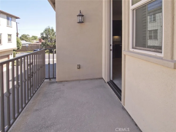 1581 E Lincoln photo 38