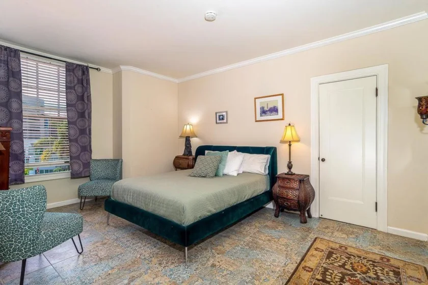 702 Ash Street #300 photo 17