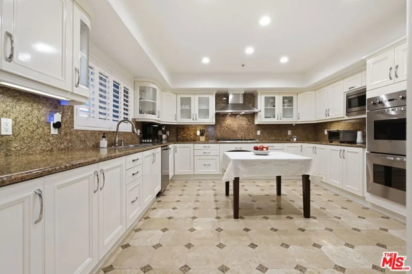11908 Darlington Avenue #203 photo 24