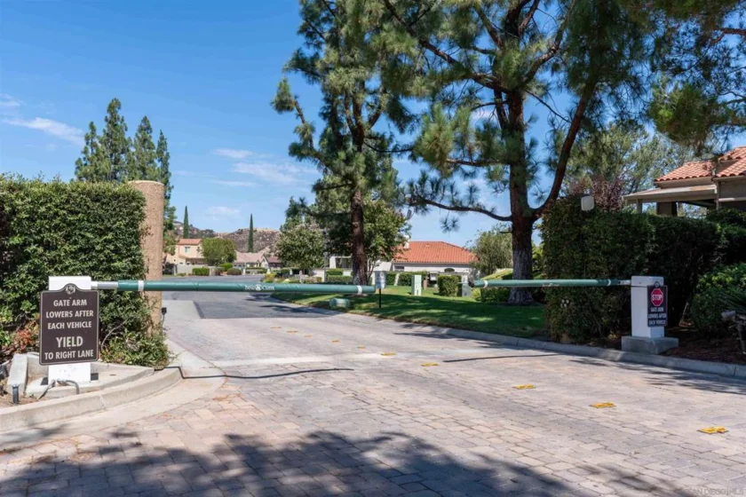 22905 Turnberry Court photo 39