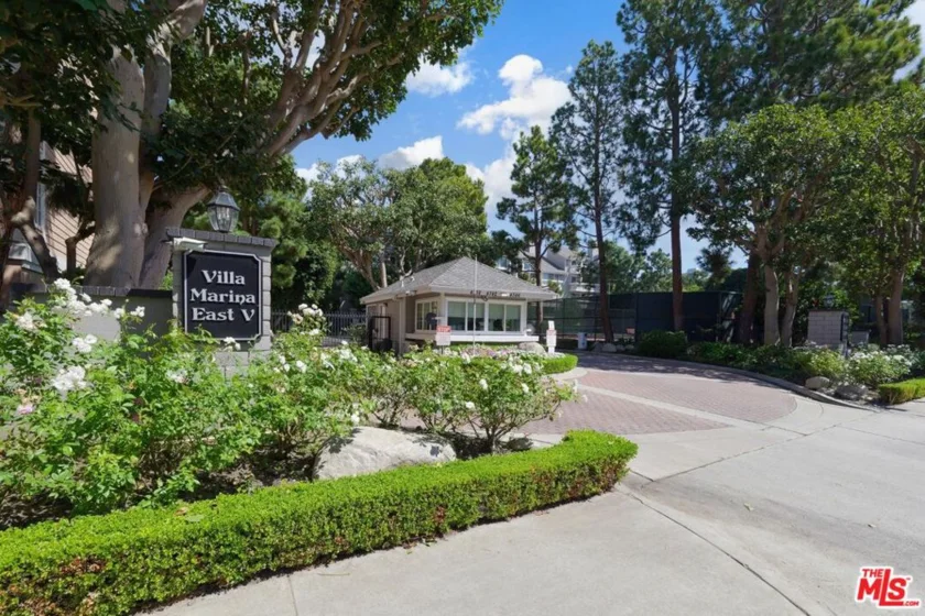 4346 Redwood Avenue #A101 photo 1