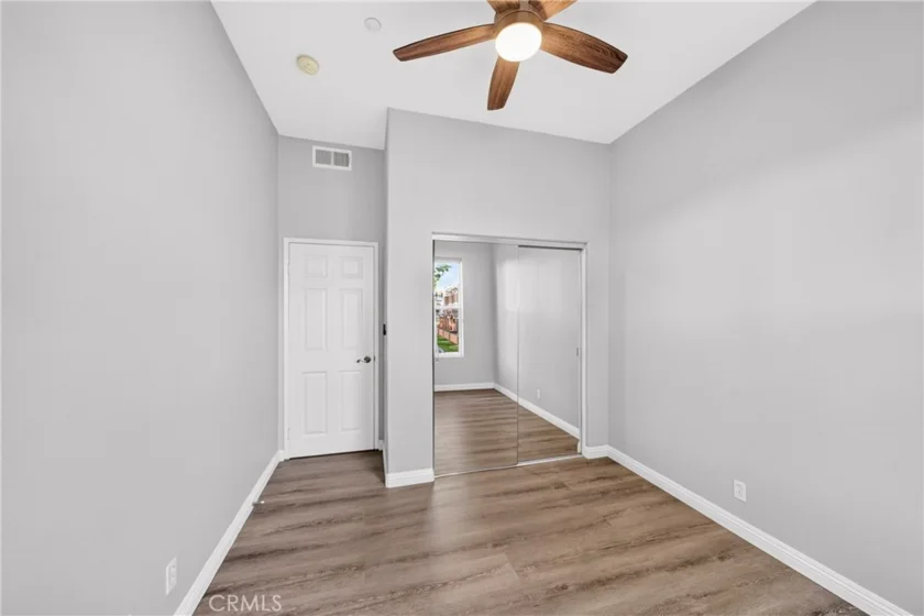 2260 Clark photo 15