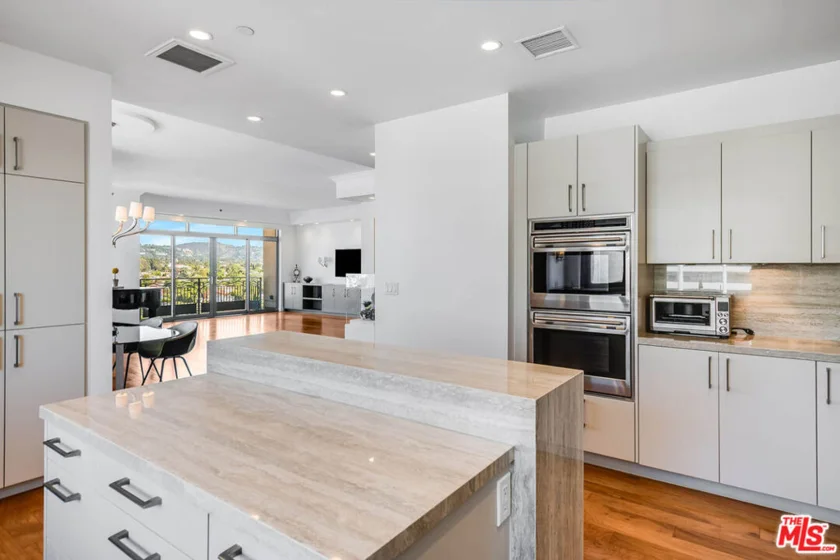 10800 Wilshire Boulevard #1101 photo 17