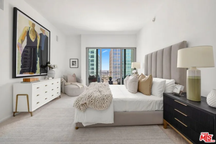 10727 Wilshire Boulevard #1001 photo 12