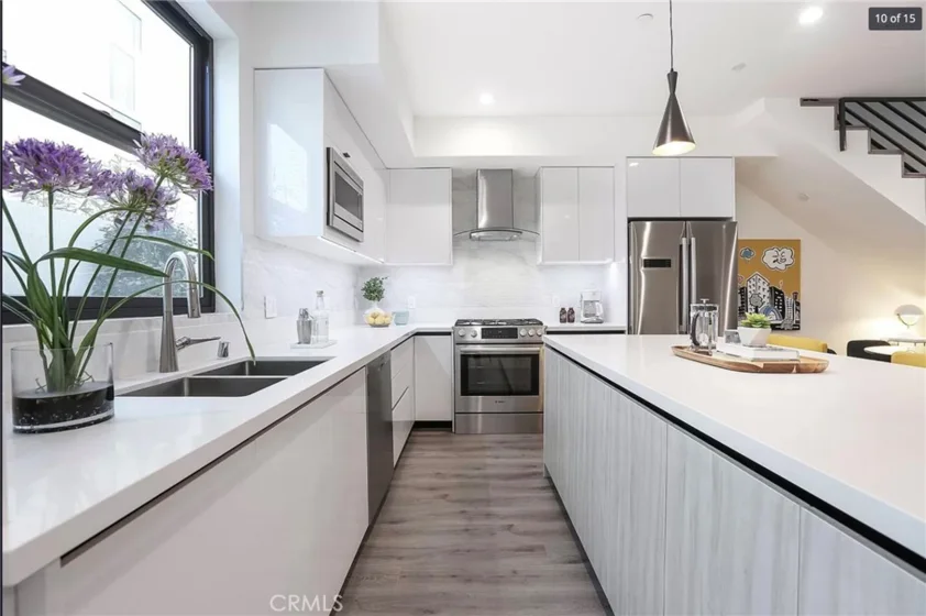 829 N Martel #2 photo 3