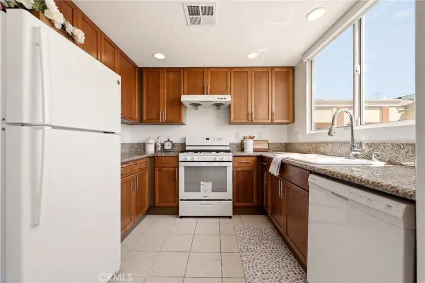 580 W Main Street #302 photo 14