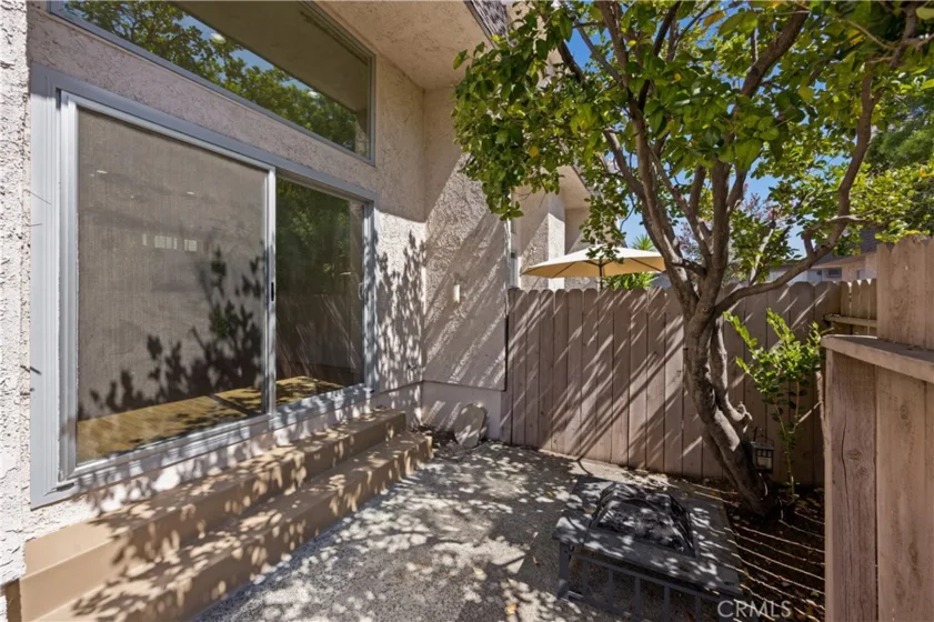 17943 Magnolia Boulevard #16 photo 12