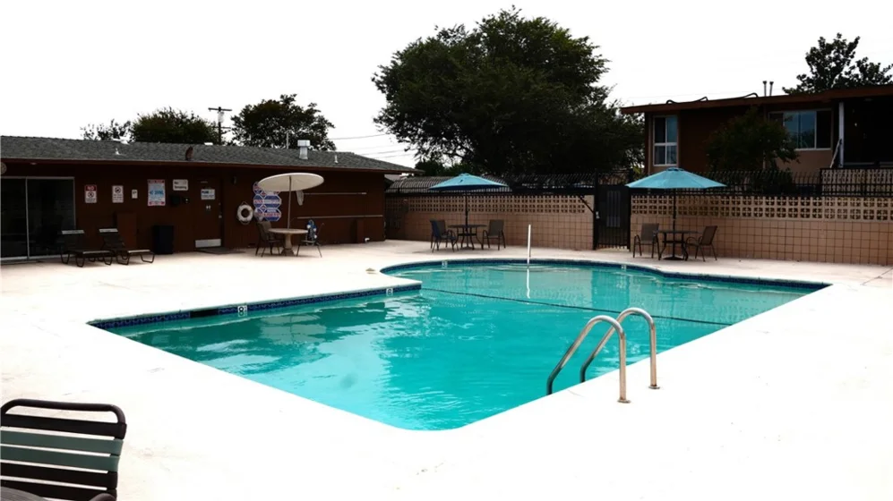 1263 Oakdale photo 17