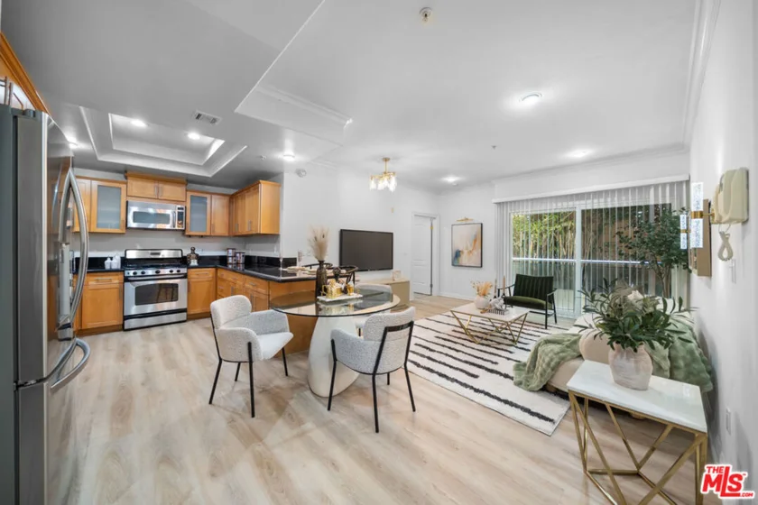 1128 S Serrano Avenue #104 photo 11