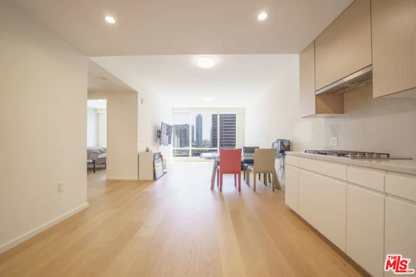 877 Francisco Street #1208 photo 2