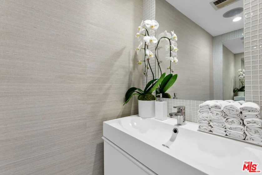 10701 Wilshire Boulevard #1202 photo 15