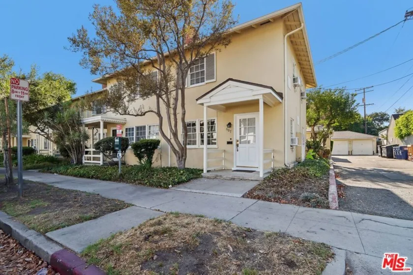 607 Granada Street photo 1