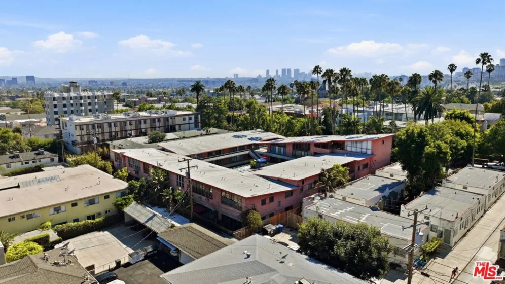1400 N Hayworth Avenue #2 photo 32