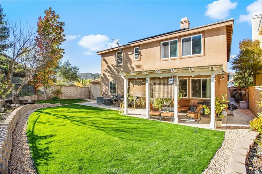 22862 Montanya photo 37