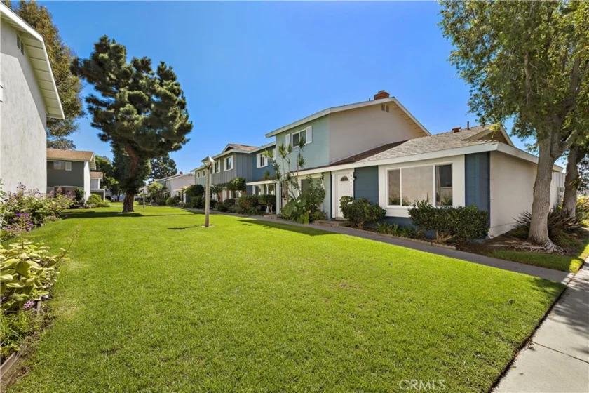 9741 Cornwall Drive photo 2