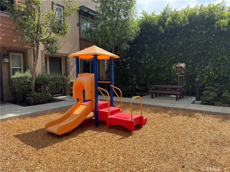 1391 Clementine Way photo 12