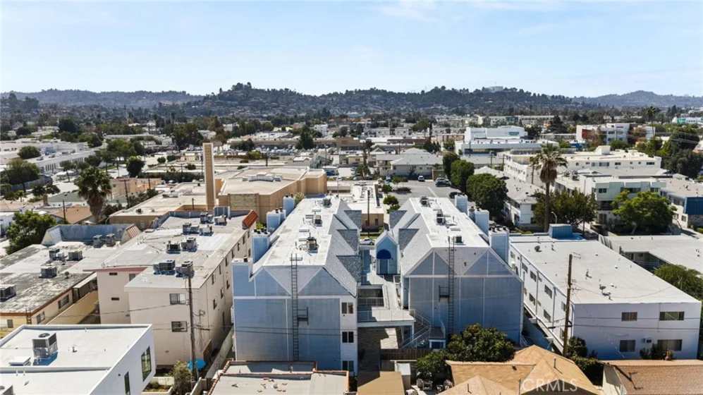 1121 E Wilson #12 photo 33