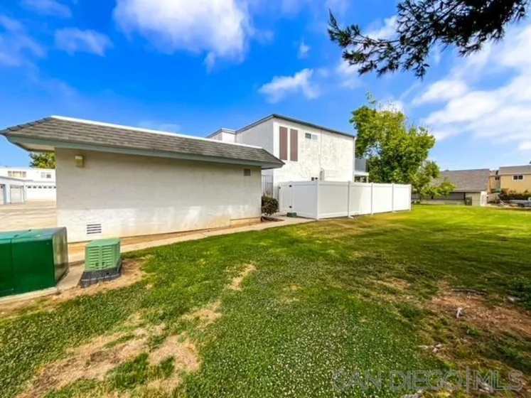 1640 Maple Drive #1 photo 1