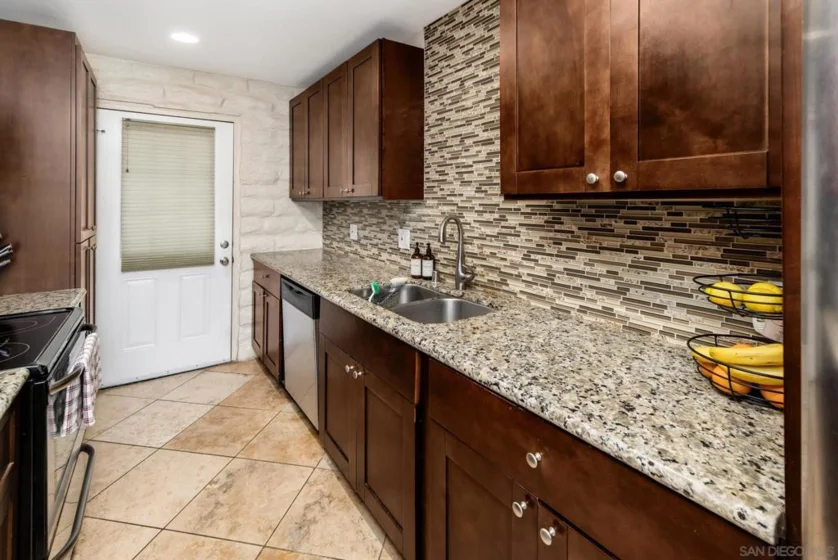 2544 Navarra Drive #4 photo 11