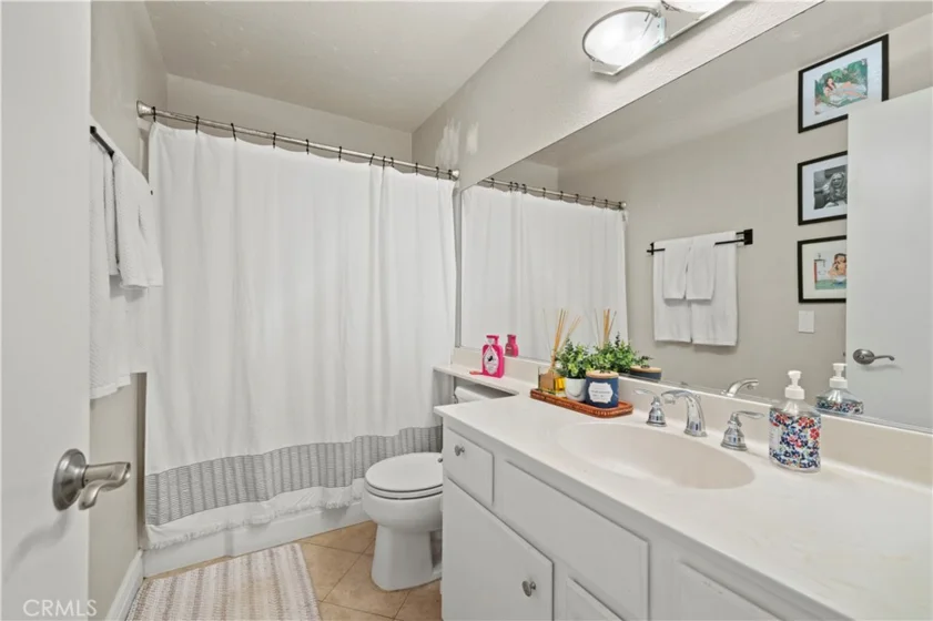 18408 Hatteras Street photo 21