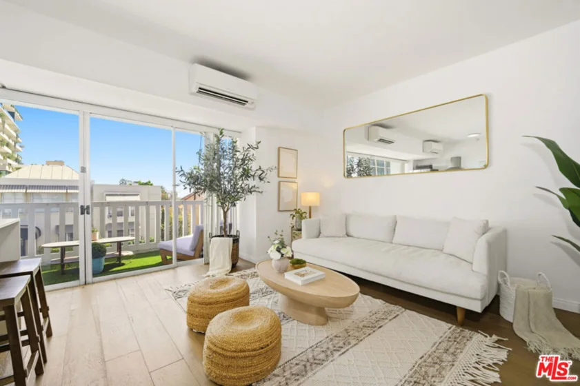 999 N Doheny Drive #205 photo 4