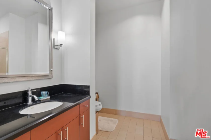 3810 Wilshire Boulevard #712 photo 12
