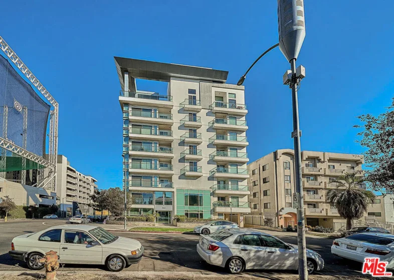 702 S Serrano Avenue #605 photo 34