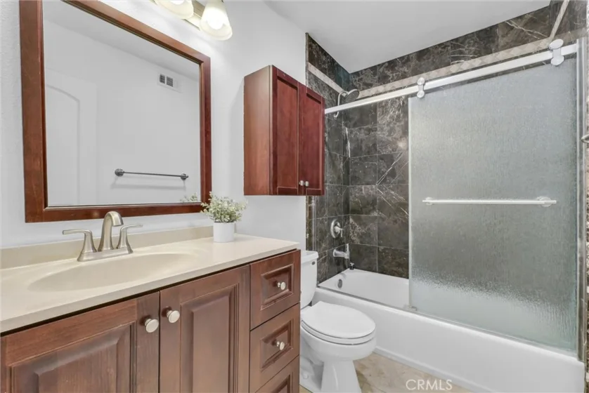 229 W Wilson Street #10 photo 23