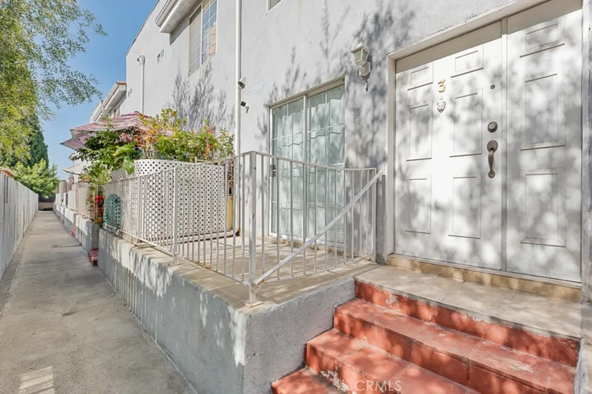 15920 Sherman Way #3 photo 1