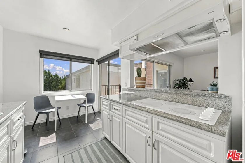 949 N Kings Road #309 photo 10