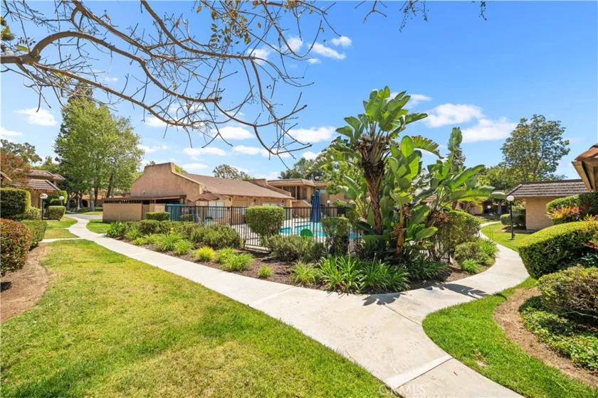 1164 Las Lomas Drive #B photo 1