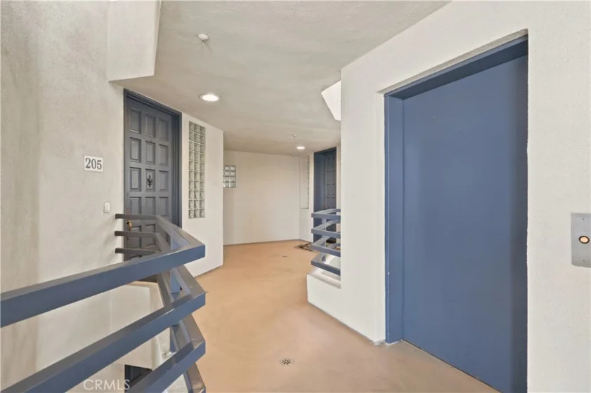 4167 Warner #205 photo 13