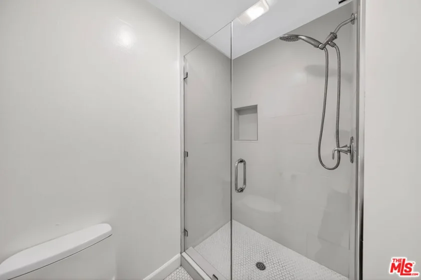 2700 Cahuenga Boulevard #4220 photo 33