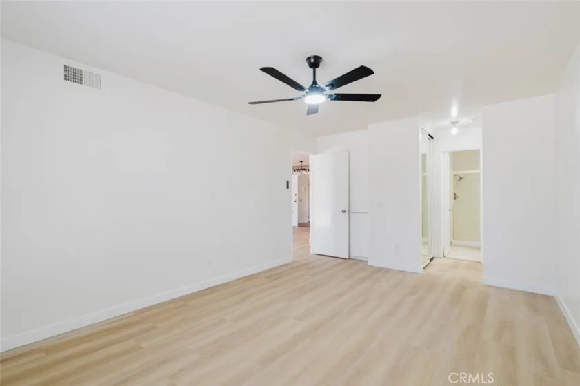 620 N Kenwood Street #208 photo 18