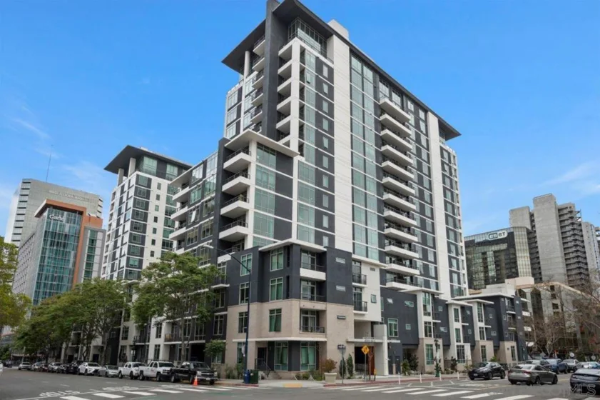 425 W Beech Street #1251 photo 38