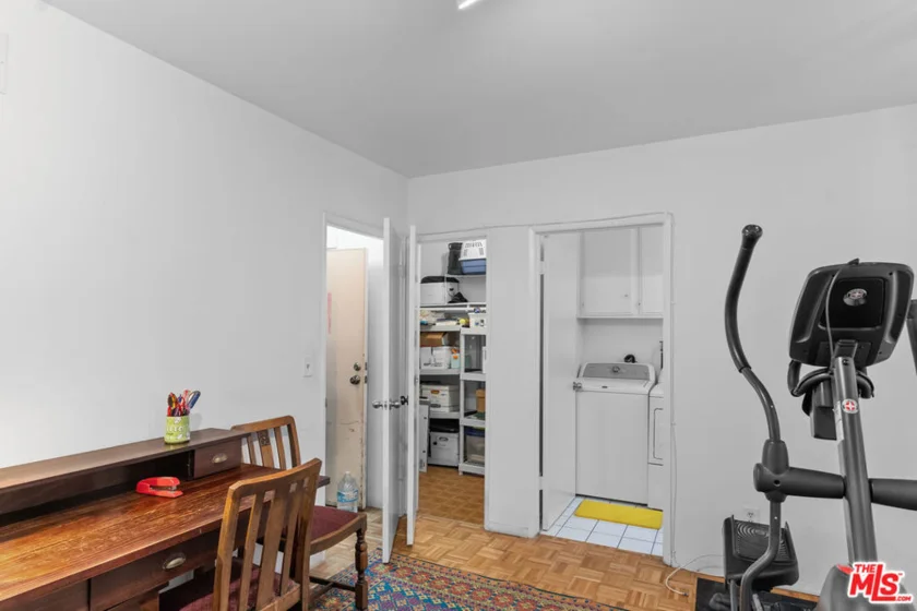 1828 Barry Avenue #4 photo 12