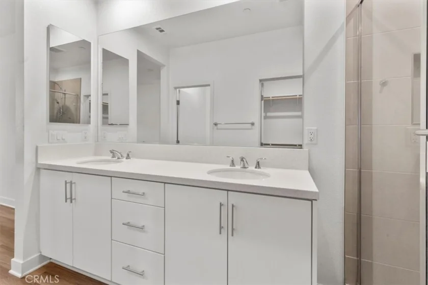 1206 W Cara photo 38