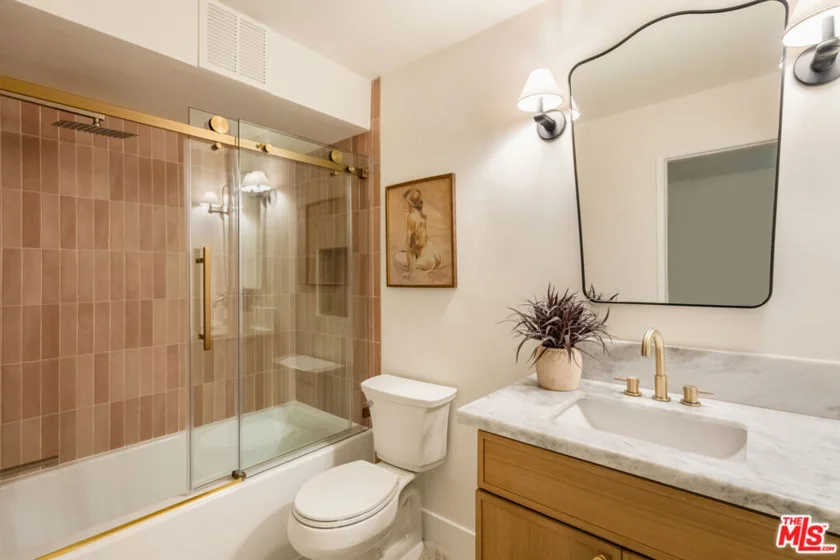 848 N Kings Road #208 photo 14