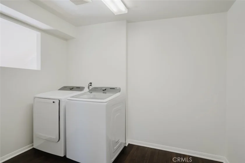 21529 Saticoy Street #217 photo 38