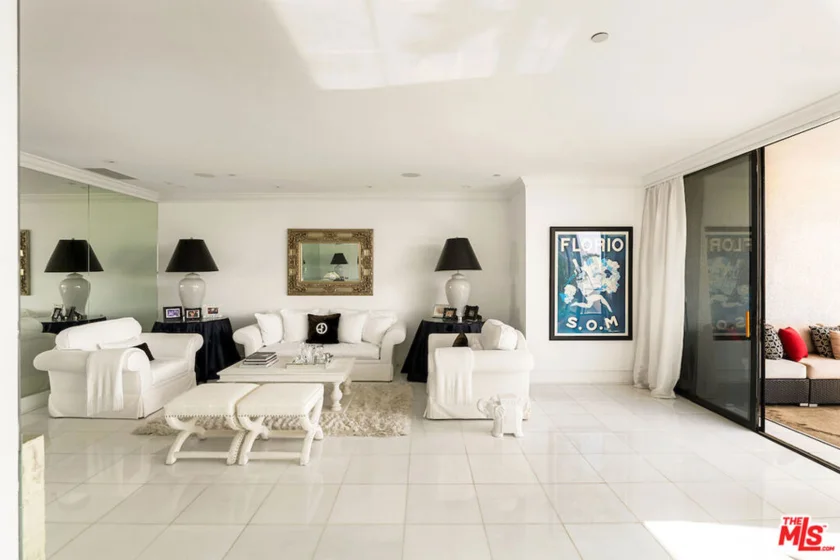 10350 Wilshire Boulevard #404 photo 8