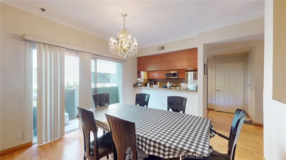 14919 Dickens Street #105 photo 9