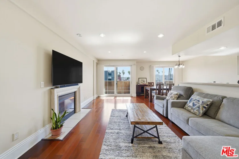 147 N Berendo Street #301 photo 14